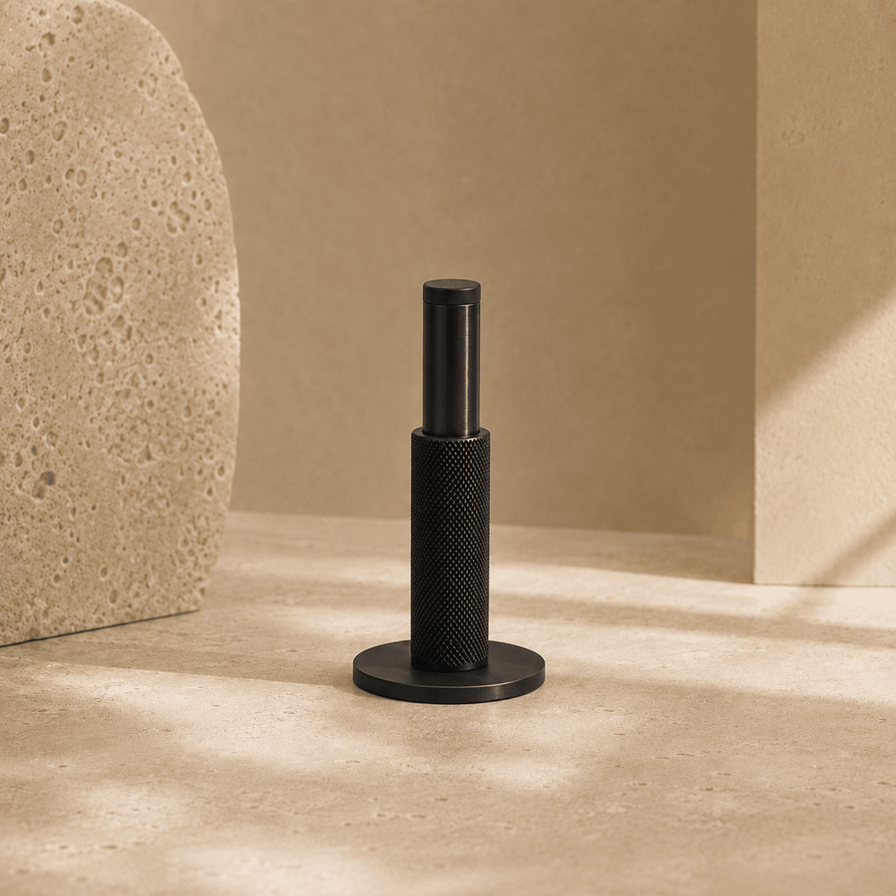Hoe monteer je een deurstopper? Vloer- en wandmontage uitgelegd - Forma Luxury Interior