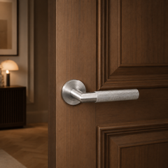 Forma Signature No. 01 – Messing deurklink op rond rozet