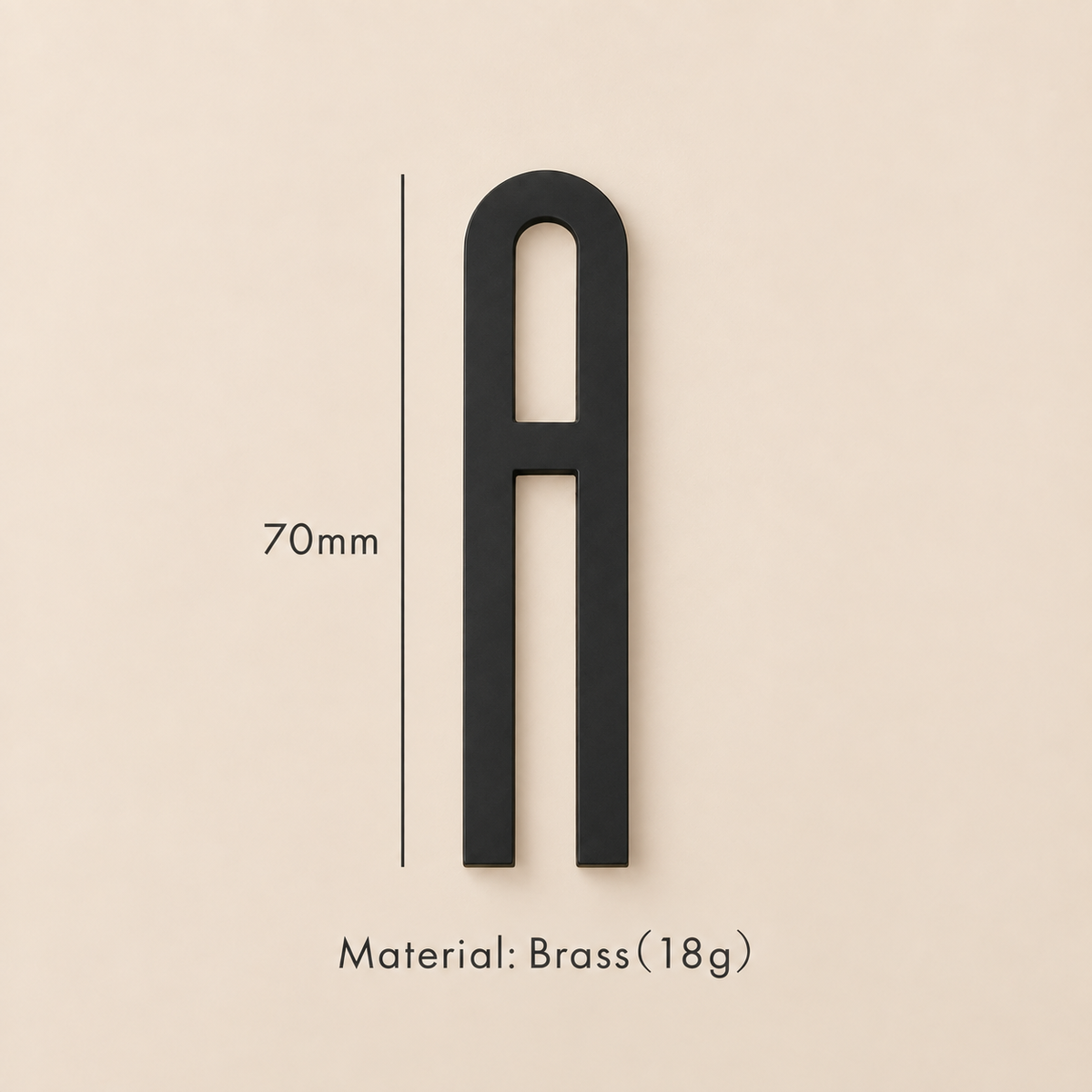 Messing huisnummer of letter 7 cm - zwart