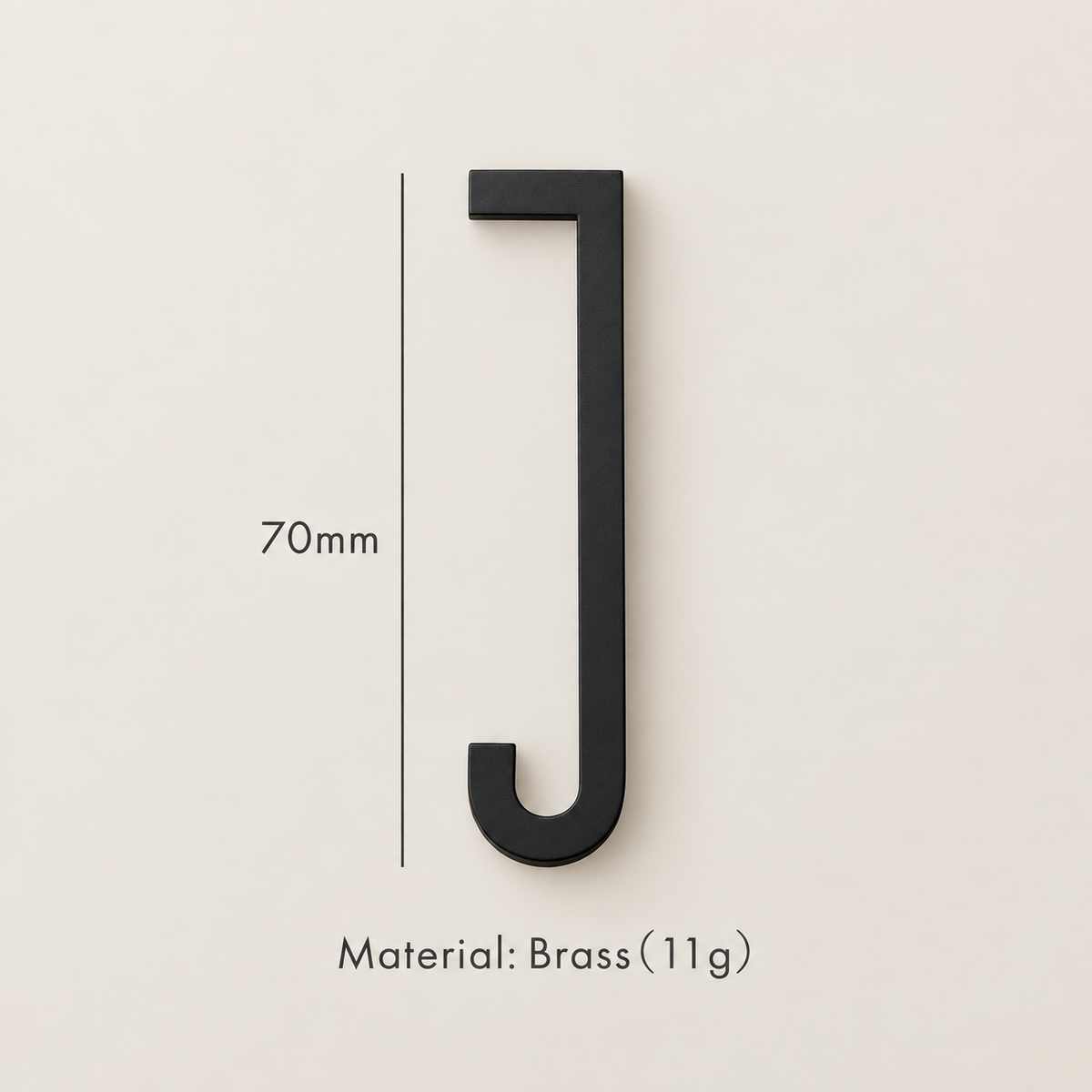 Messing huisnummer of letter 7 cm - zwart