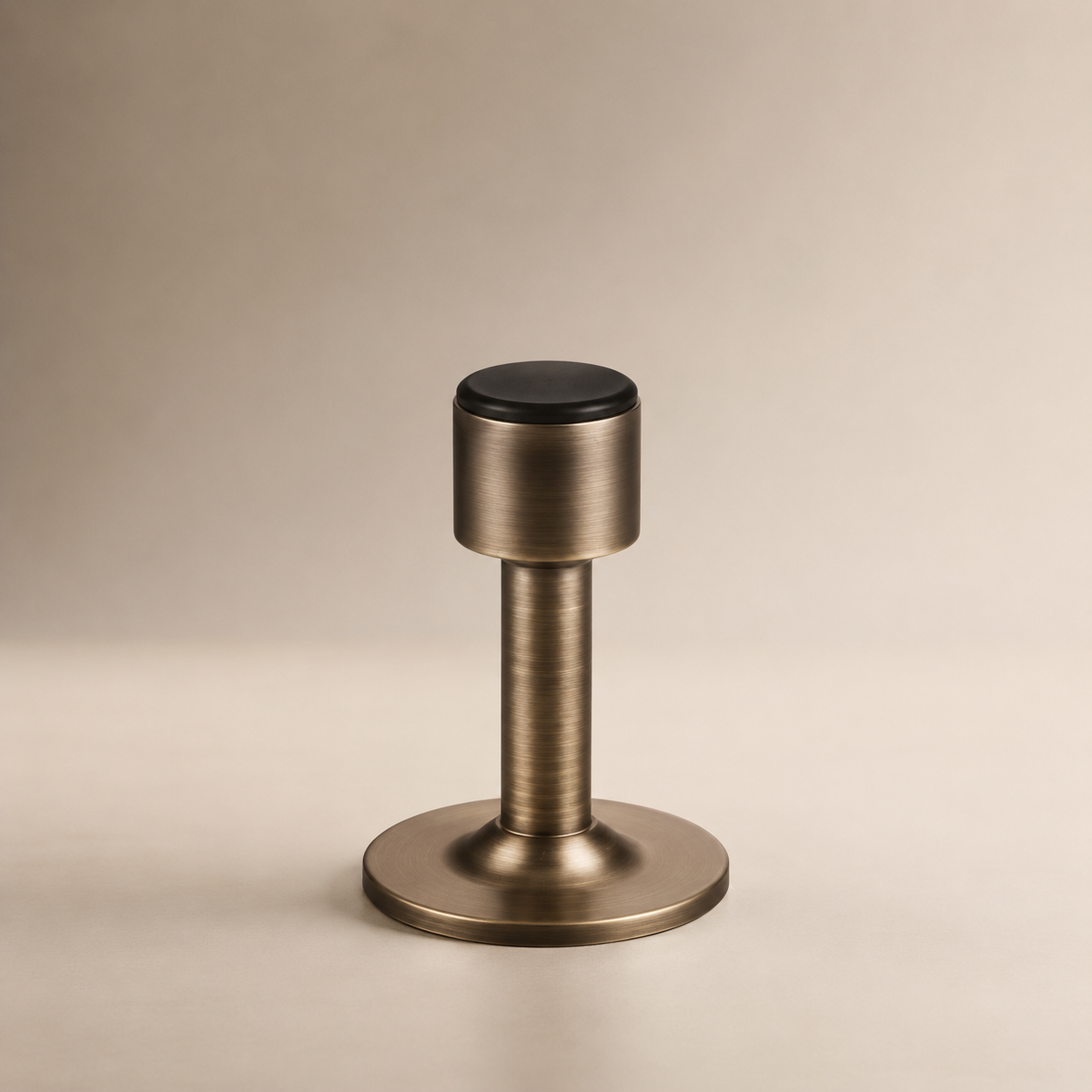 Luxe Deurstopper van Messing – Geborsteld Brons