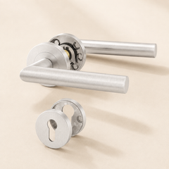 Minimalistische RVS deurklink met profielcilindergat