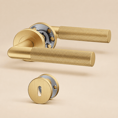 Forma Signature No. 01 – Messing deurklink op rond rozet - Forma Luxury Interior