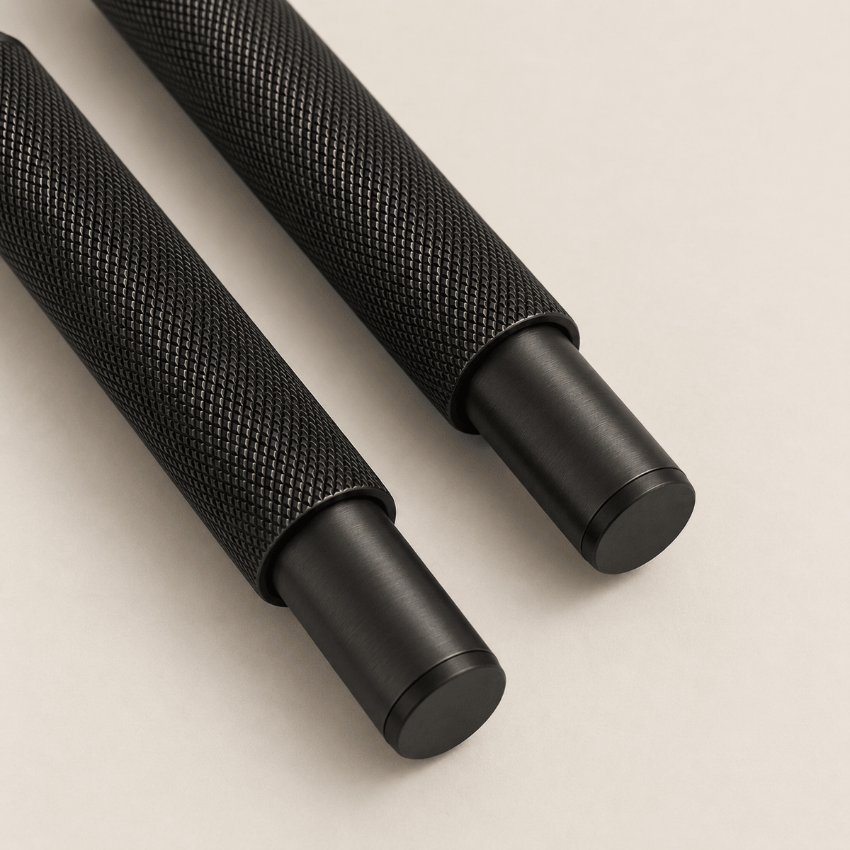 Forma Signature No. 03 – verstelbare meubelpoten in antiek messing | Set van 2 - Forma Luxury Interior