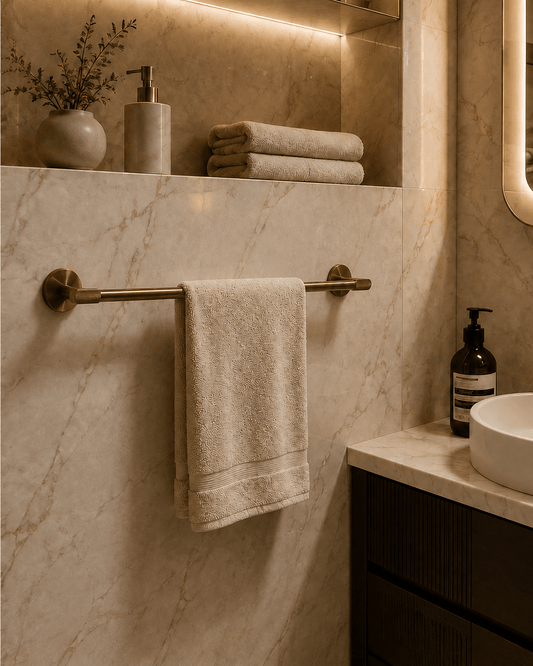 Forma Signature No. 04 – Messing Handdoekrek 50 cm - Forma Luxury Interior