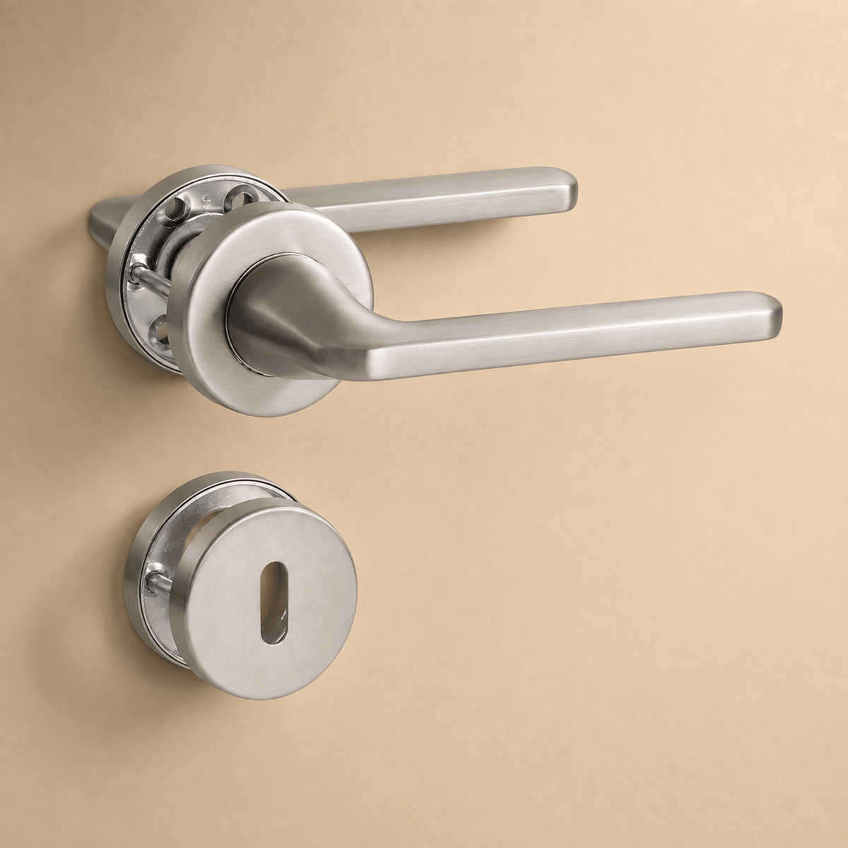 L-vormige Deurklink op Rond Rozet - Forma Luxury Interior