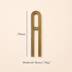 Messing huisnummer of letter 7 cm – antiek messing - Forma Luxury Interior