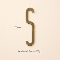 Messing huisnummer of letter 7 cm – antiek messing - Forma Luxury Interior