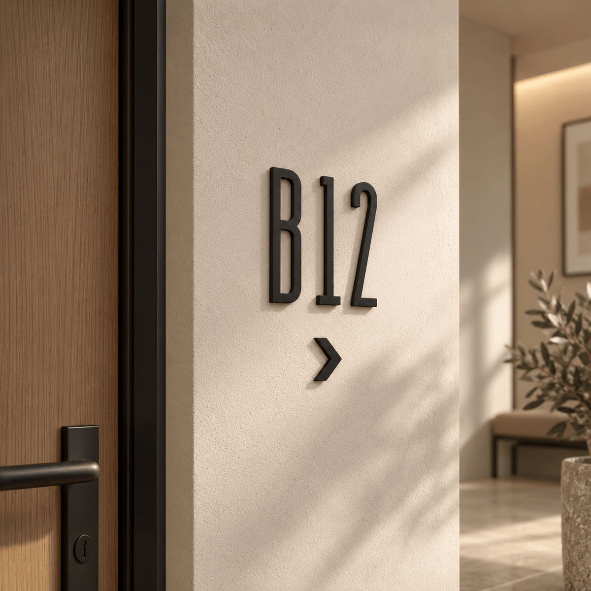 Messing huisnummer of letter 7 cm - zwart - Forma Luxury Interior