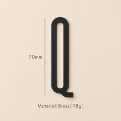 Messing huisnummer of letter 7 cm - zwart - Forma Luxury Interior
