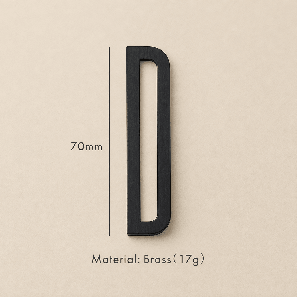 Messing huisnummer of letter 7 cm - zwart - Forma Luxury Interior