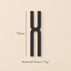 Messing huisnummer of letter 7 cm - zwart - Forma Luxury Interior