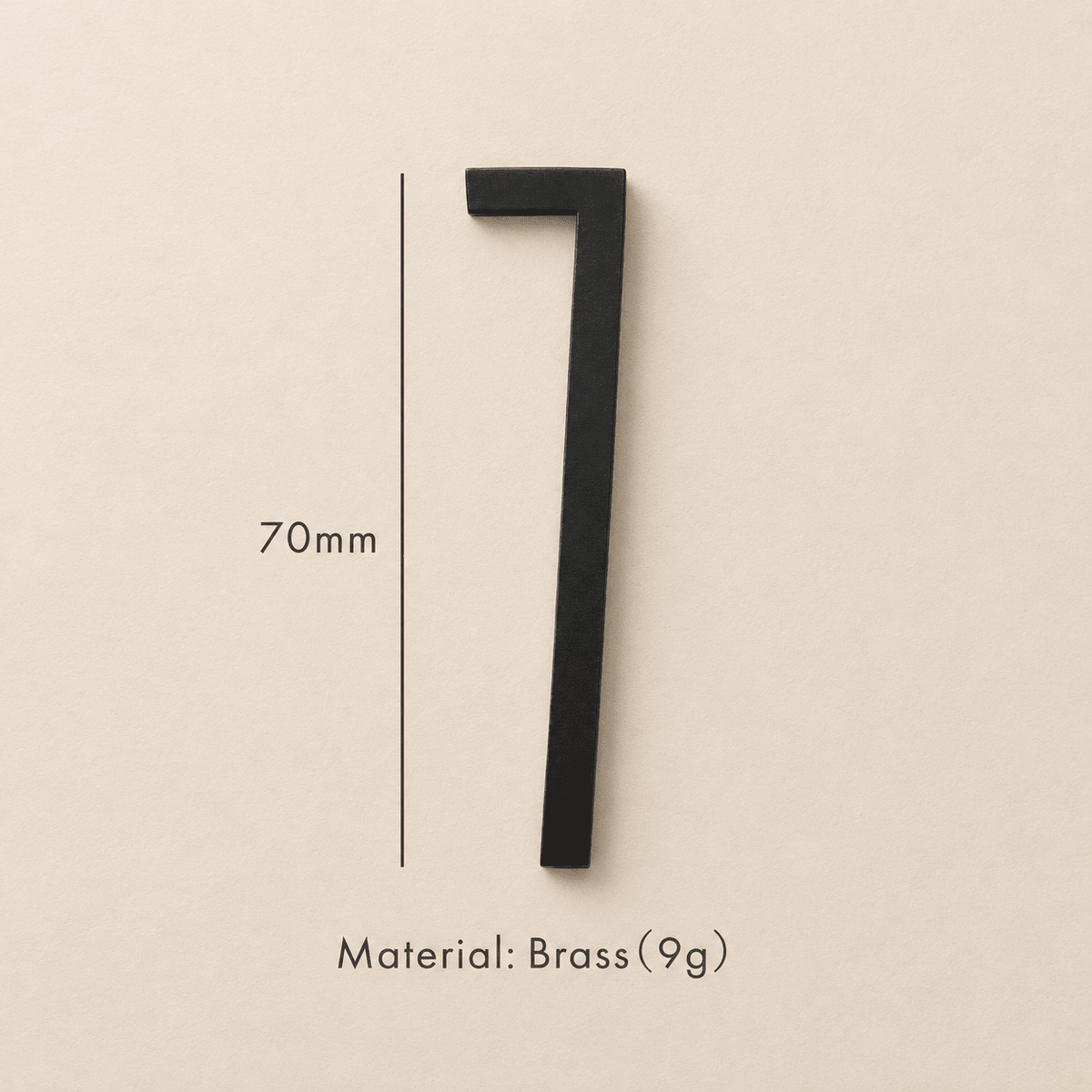 Messing huisnummer of letter 7 cm - zwart - Forma Luxury Interior