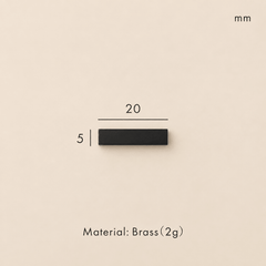 Messing huisnummer of letter 7 cm - zwart - Forma Luxury Interior