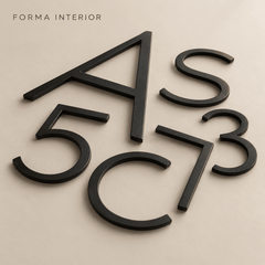 Messing huisnummer of letter 7 cm - zwart - Forma Luxury Interior