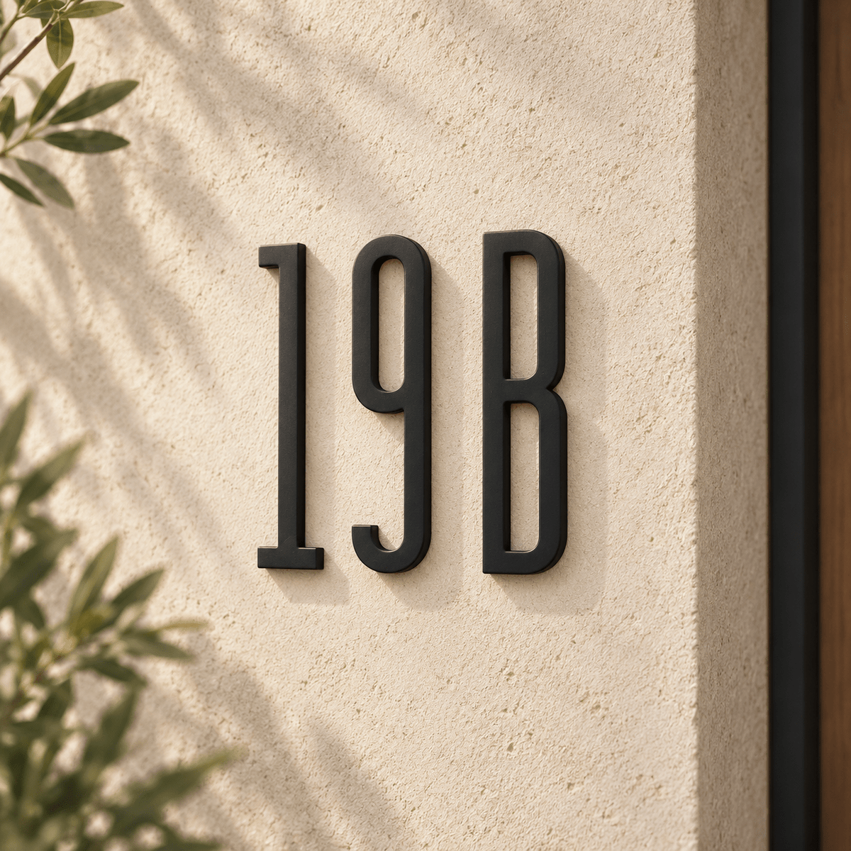 Messing huisnummer of letter 7 cm - zwart - Forma Luxury Interior