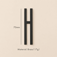 Messing huisnummer of letter 7 cm - zwart - Forma Luxury Interior