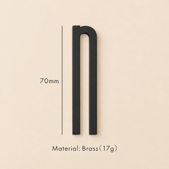 Messing huisnummer of letter 7 cm - zwart - Forma Luxury Interior
