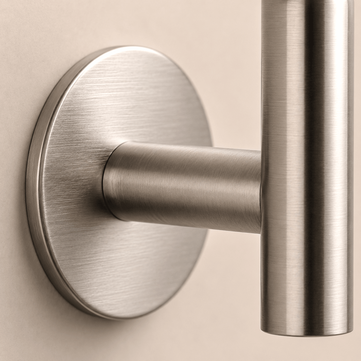 T-vormige handdoekhaak op rond rozet - Forma Luxury Interior